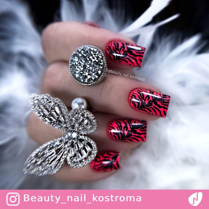 Zebra Pattern on Red Nails